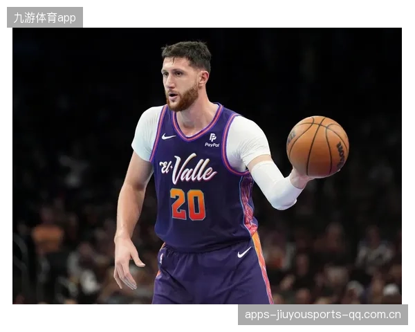 NBA太阳努尔基奇禁区卡位赢下关键篮板，助力球队迈向胜利